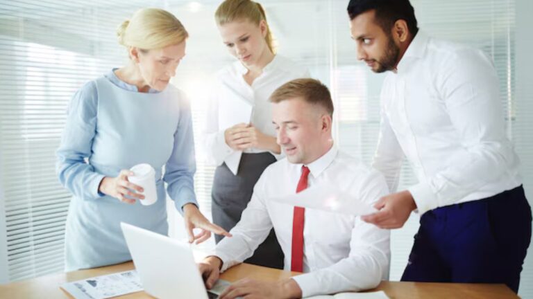 The Secrets to Successfully Integrating External Specialists into Internal Team