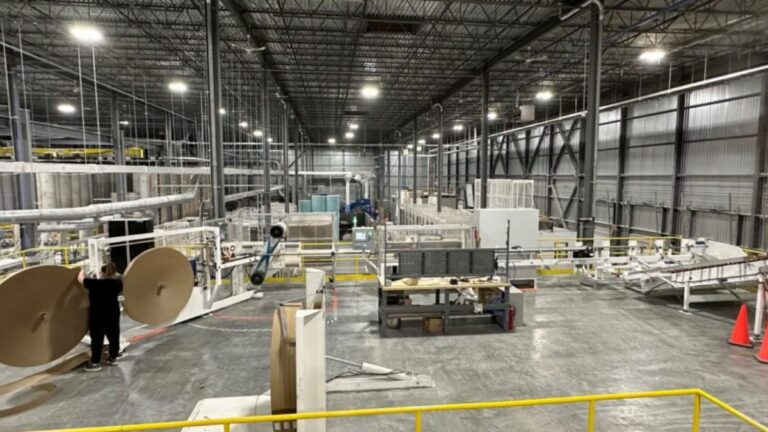 Maximizing Storage and Transport Safety with Custom Pallets